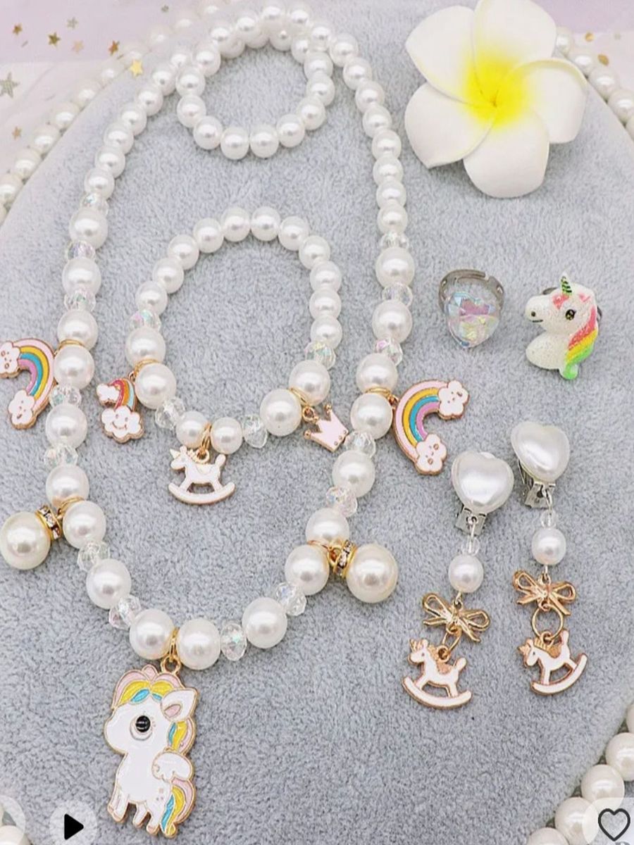 Үйсіз әйелдің минет үшін алаяқтығын қараңыз